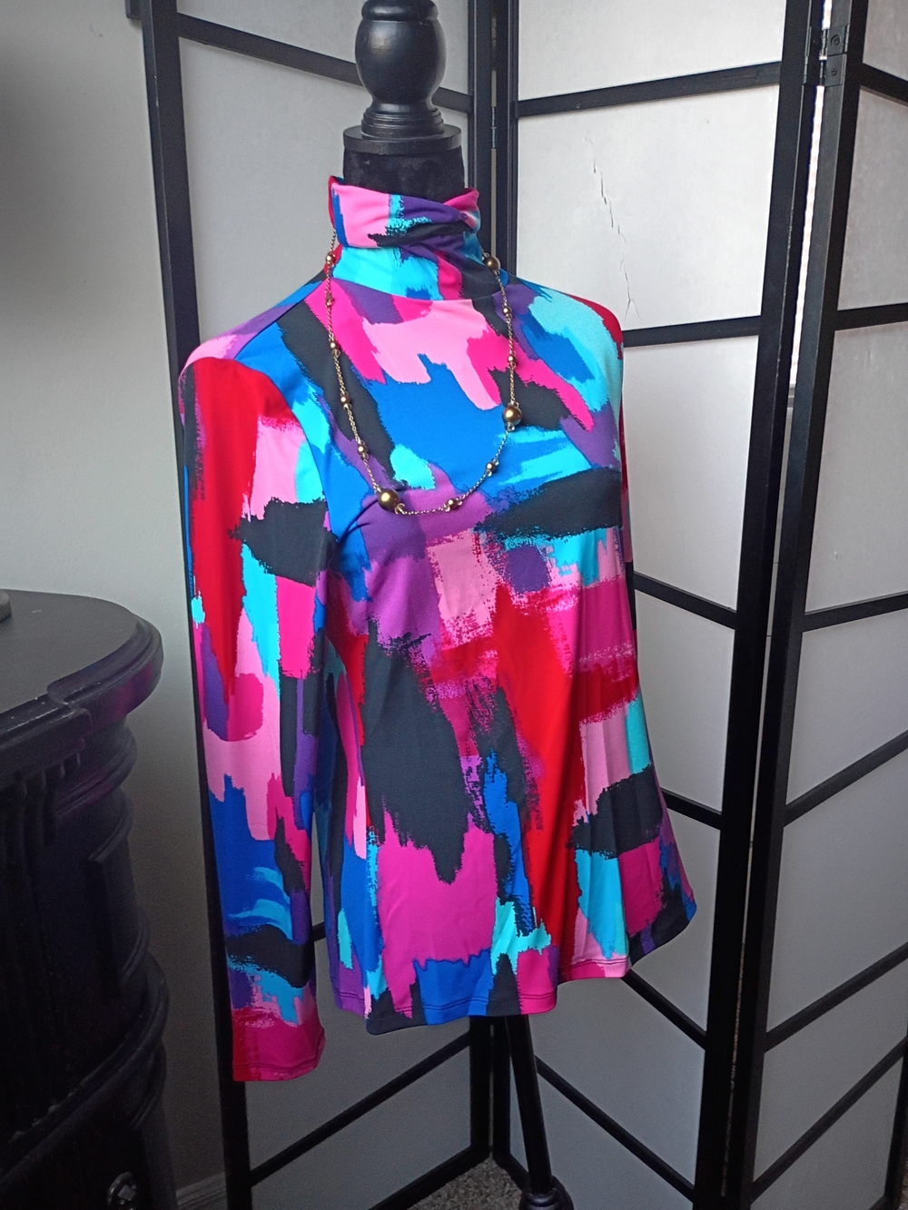 New York & Company Multicolor Abstract Turtleneck Long Sleeve Top